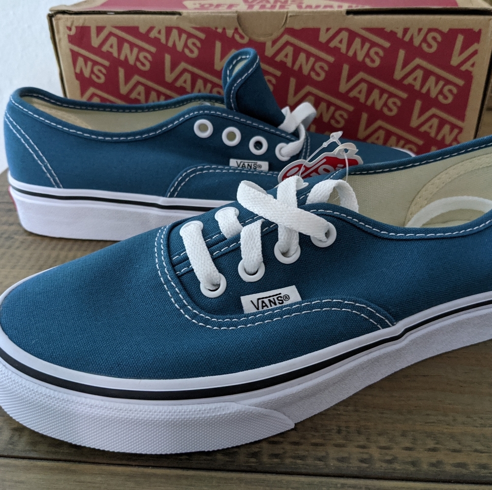 Vans Corsair Sz 6 women Teal Color